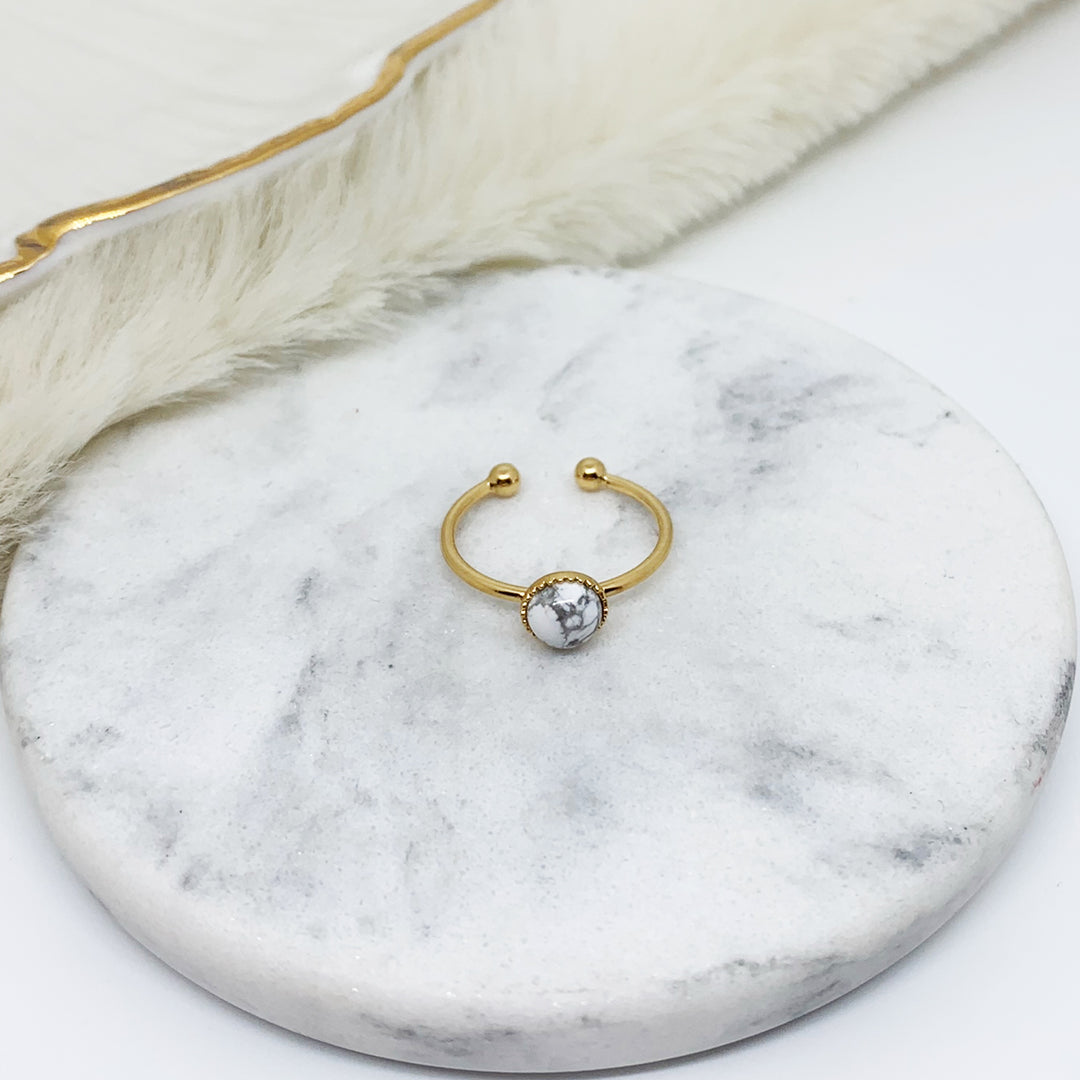 Bague JEANNETTE plaqué or / howlite
