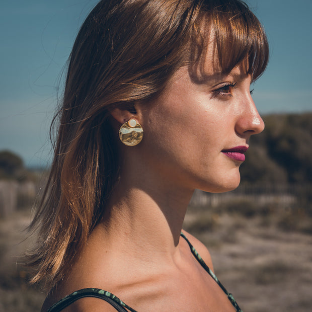 Boucles d'oreilles LOU nacre naturelle